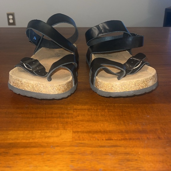 Generation Love Ladies Strappy Flat Sandals. Size 8.5. - Picture 2 of 8